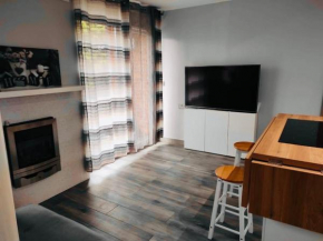Cozy one-bedroom flat with indoor fireplace